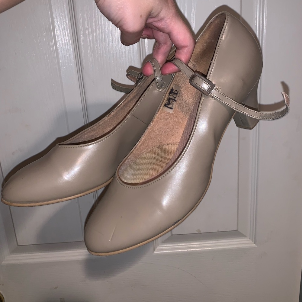 Tan character shoes/theater heels